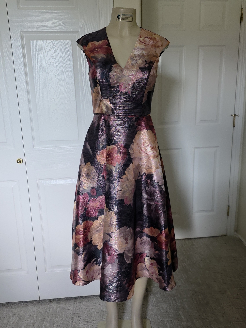 Aidan Mattox Floral V-Neck Midi Dress in Mauve and Black